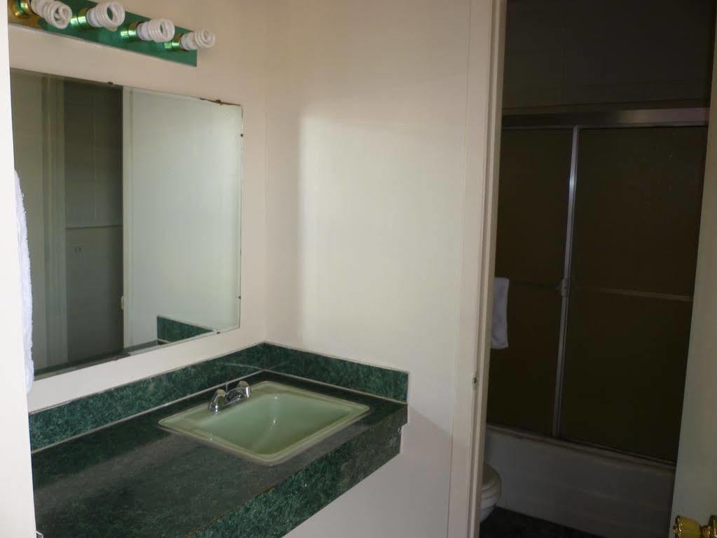 Budget Inn Motel วูดเบิร์น ภายนอก รูปภาพ